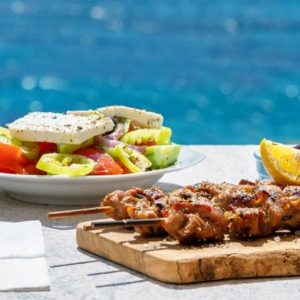 Souvlaki s-a scumpit în Grecia, semn al inflației