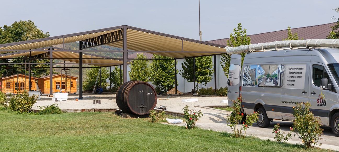 comunicat de presă Sun Leader. Proiect de anvergură la Castel Bethlen Haller cu pergole retractabile SunLeader