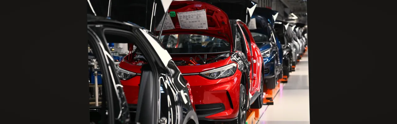 Volkswagen recheamă peste 72.700 de mașini electrice din cauza unor baterii defecte